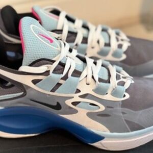 Nike Women's Multicolor Athletic Shoes